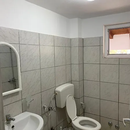 Allamani Ξενοδοχείο με διαμερίσματα Golem (Tirana)