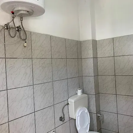 Allamani Ξενοδοχείο με διαμερίσματα Golem (Tirana)