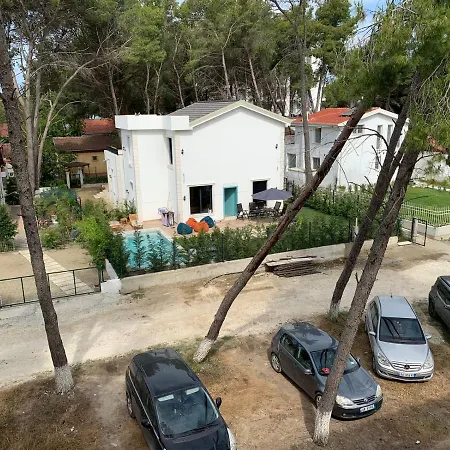 Ξενοδοχείο με διαμερίσματα Allamani